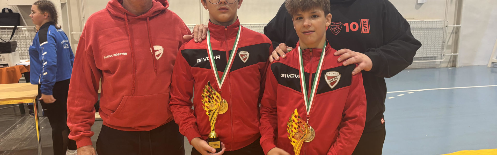 Juhász Sándor balról), Bíró Vince, Halász Bálint és Bacsó Alex Püspökladányban.