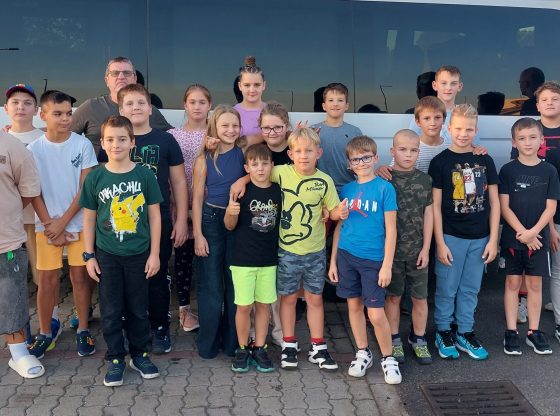 Jónás Noel (balról), Nagy Áron, Csete Dániel, Gecsei László edző, Gál Hunor, Nagy János, Sztankovics Hanna, Simon Sarlott, Kis Patrik, Gáll Mária, Gáll Anna, Kriston Viktor, Kulcsár Ádám, Kulcsár Bence, Papp Erik, Vihula Darij, Lisztóczki Attila, Éger Máté, Bráz Zétény, Gyenis Dominik és Valkó Zsolt edző.