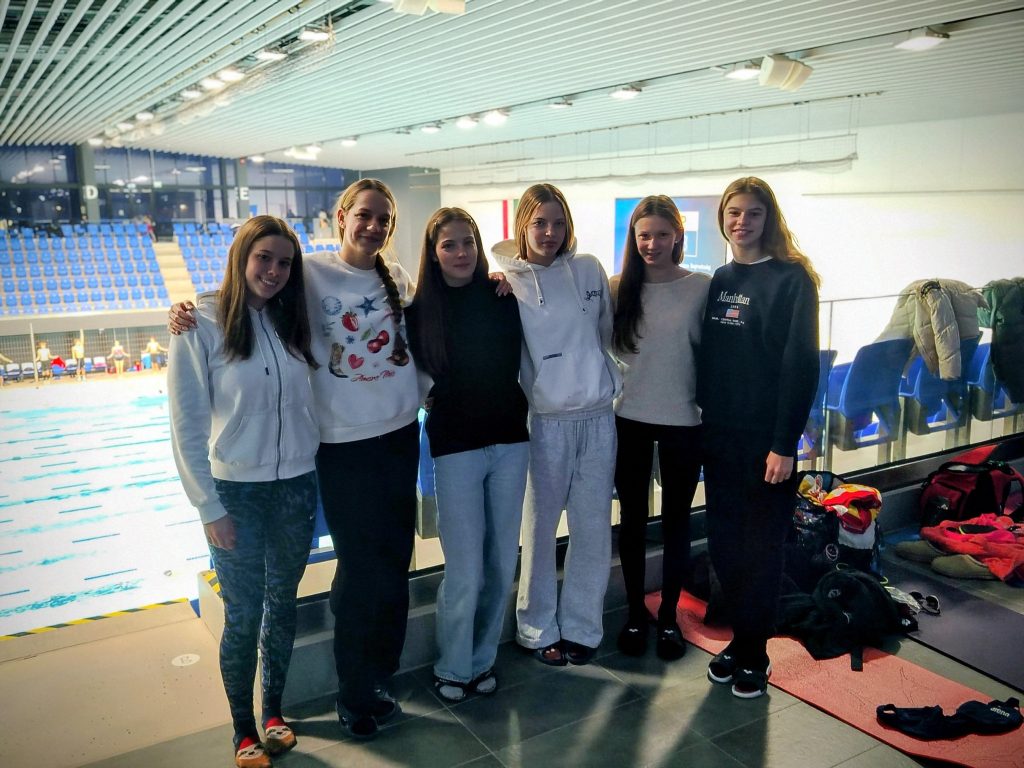 Fogarasi Janka (balról), Bánhegyi Brigitta, Halász Hanna, Tóth Zengő Katalin, Ráski Sára és Miklós Janka.