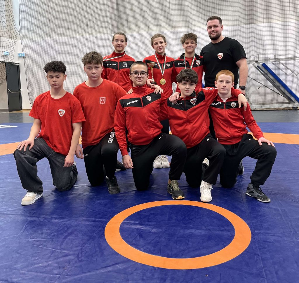 A DVTK-Miskolci Sportiskola csapata Dunakeszin a verseny után