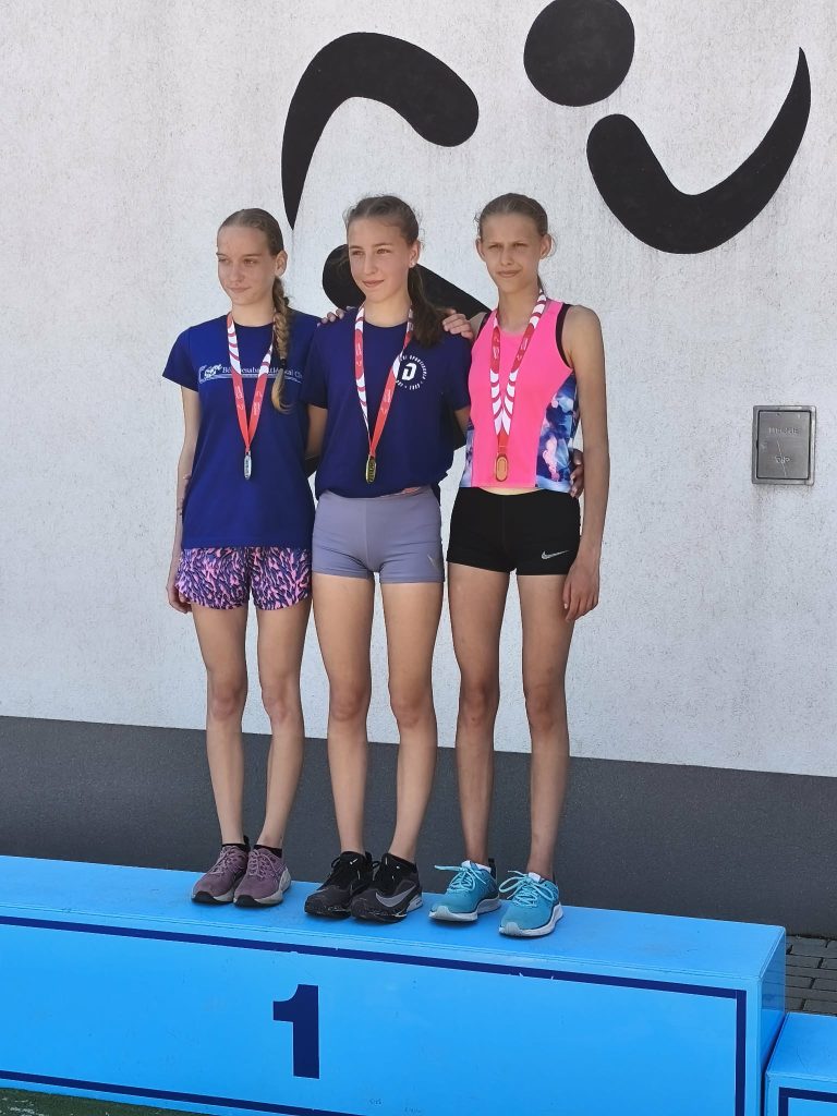 Sostetics Gréta, Maróti Olga, Beke Adrienn