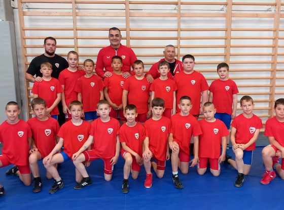A DVTK-Miskolci Sportiskola és a Bekecsi BC csapata Budapesten